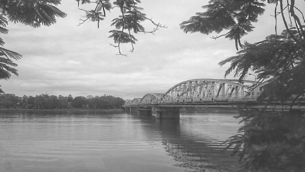 Phân tích “Ai đã đặt tên cho dòng sông” để thấy vẻ đẹp nên thơ của Sông Hương